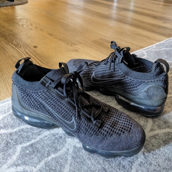 Nike Sneakers - Picture 5 of 6